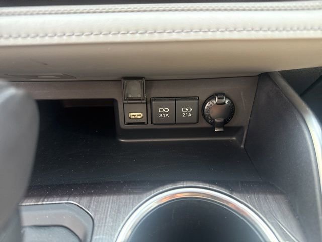 Used 2021 Toyota Highlander Limited FWD image 15
