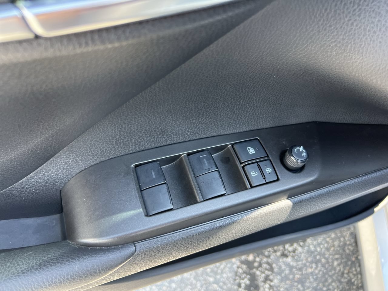 Used 2024 Toyota Camry LE w/ Convenience Package FWD image 15