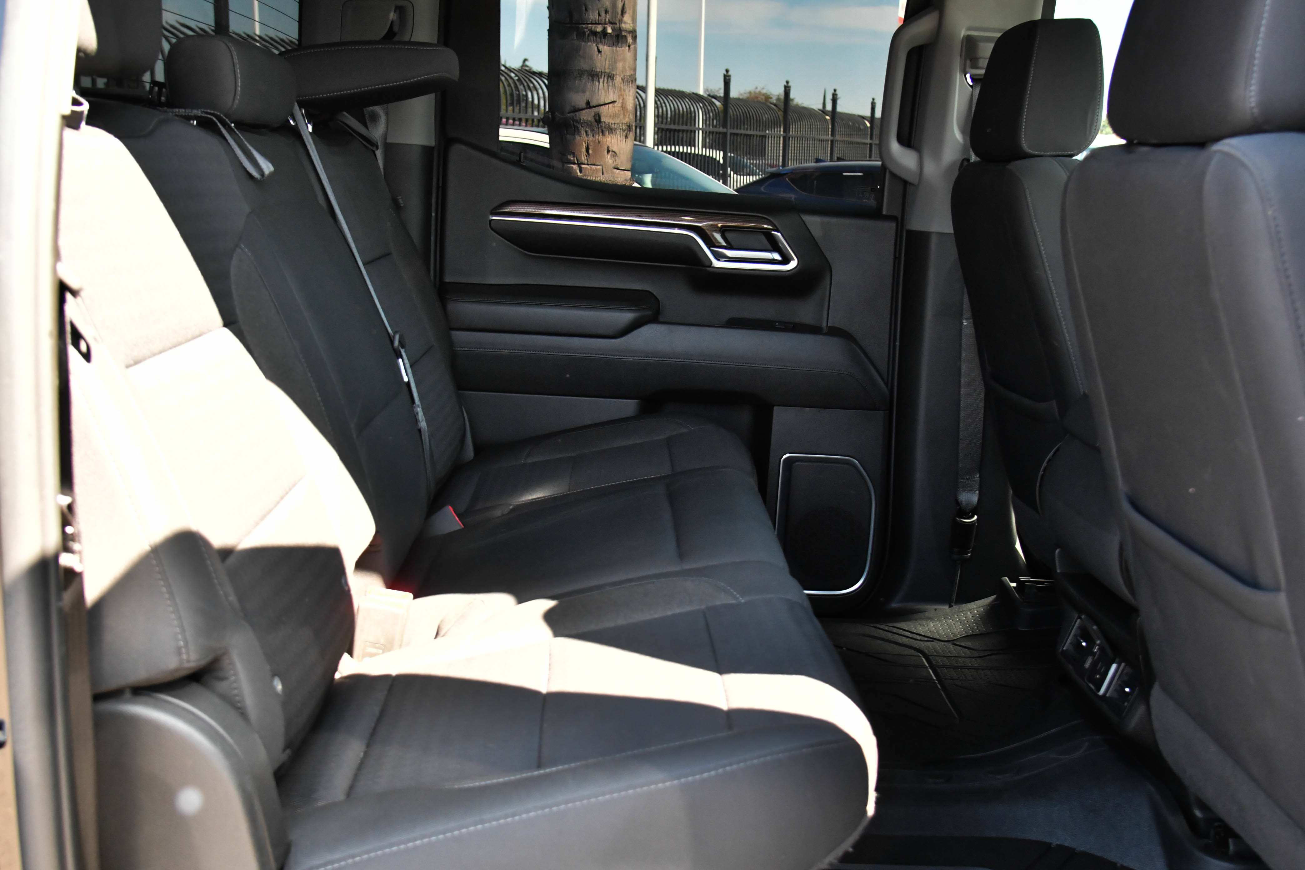 Used 2022 Chevrolet Silverado 1500 LT AWD/4WD image 43