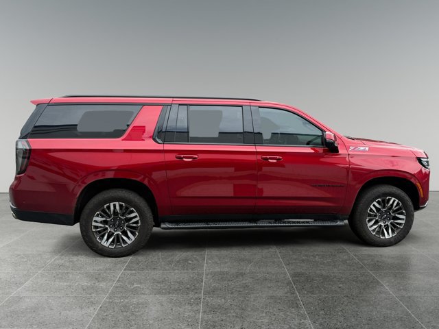 Used 2025 Chevrolet Suburban Z71 w/ Comfort Package AWD/4WD image 6