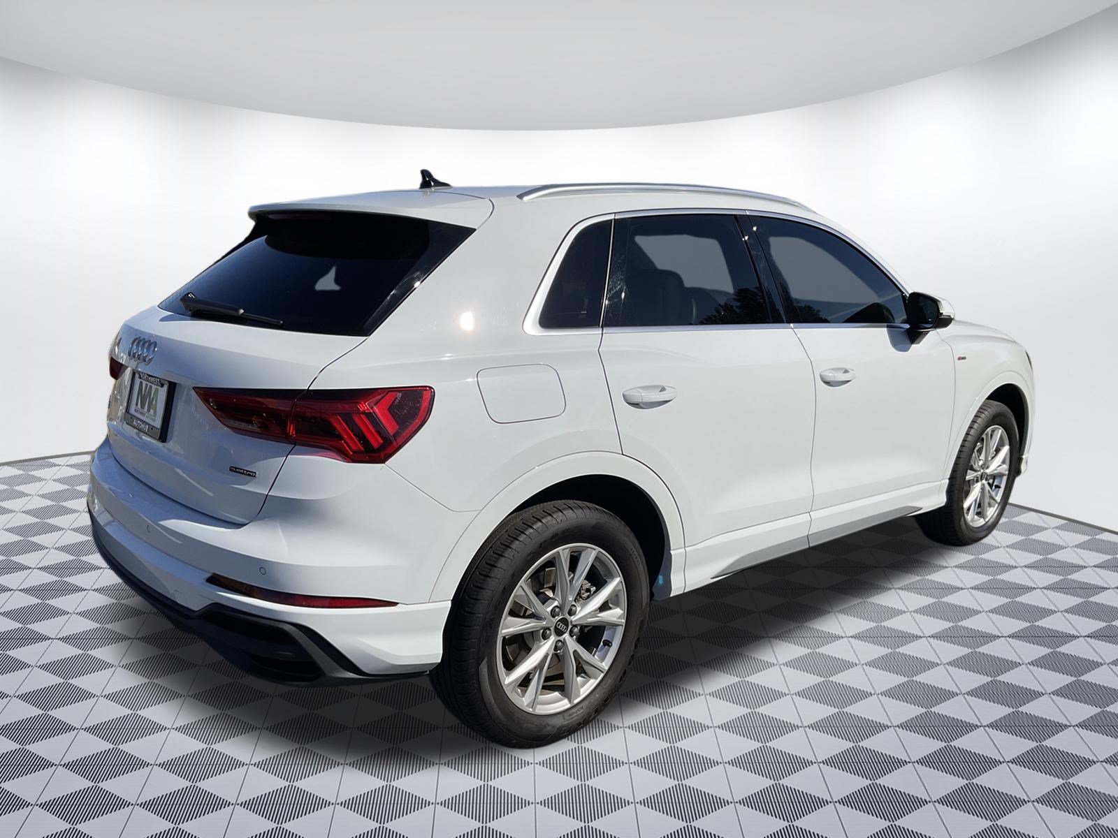 Used 2023 Audi Q3 2.0T Premium Plus AWD/4WD image 3