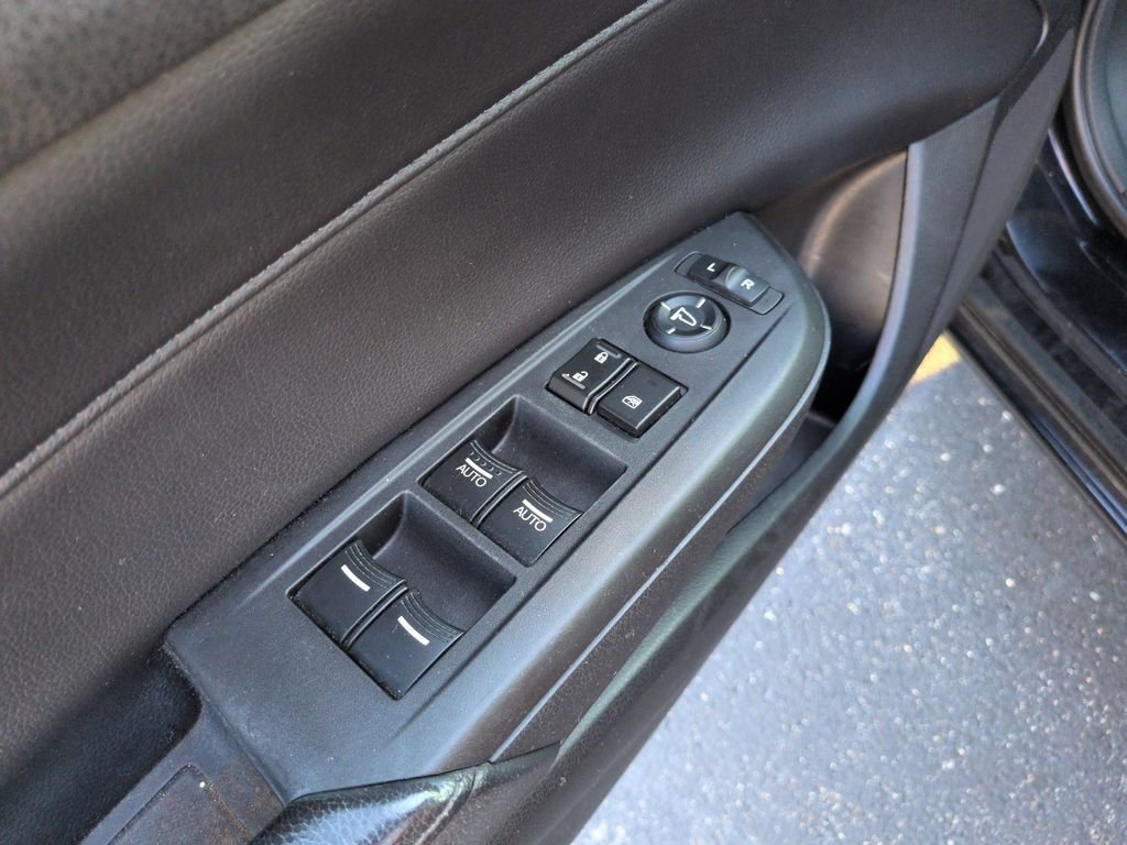 Used 2013 Acura ILX w/ Premium Package FWD image 12