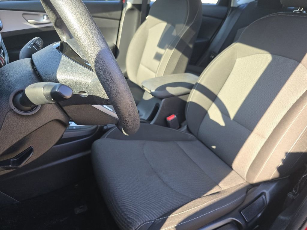Used 2024 Kia Forte LXS image 18