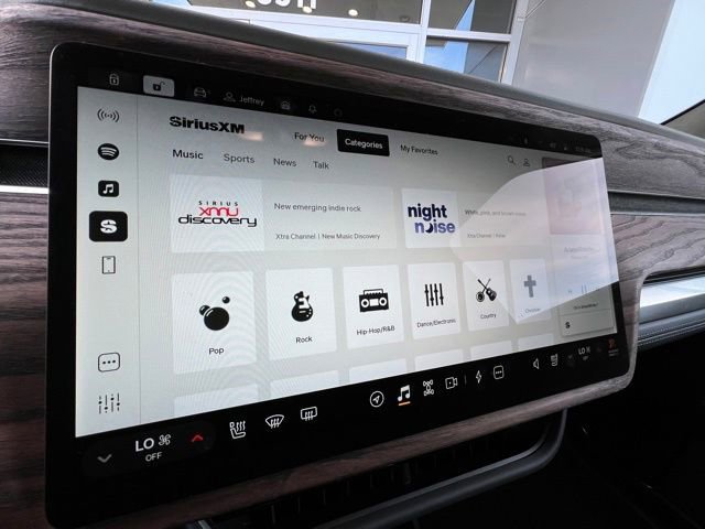 Used 2024 Rivian R1S Adventure image 24