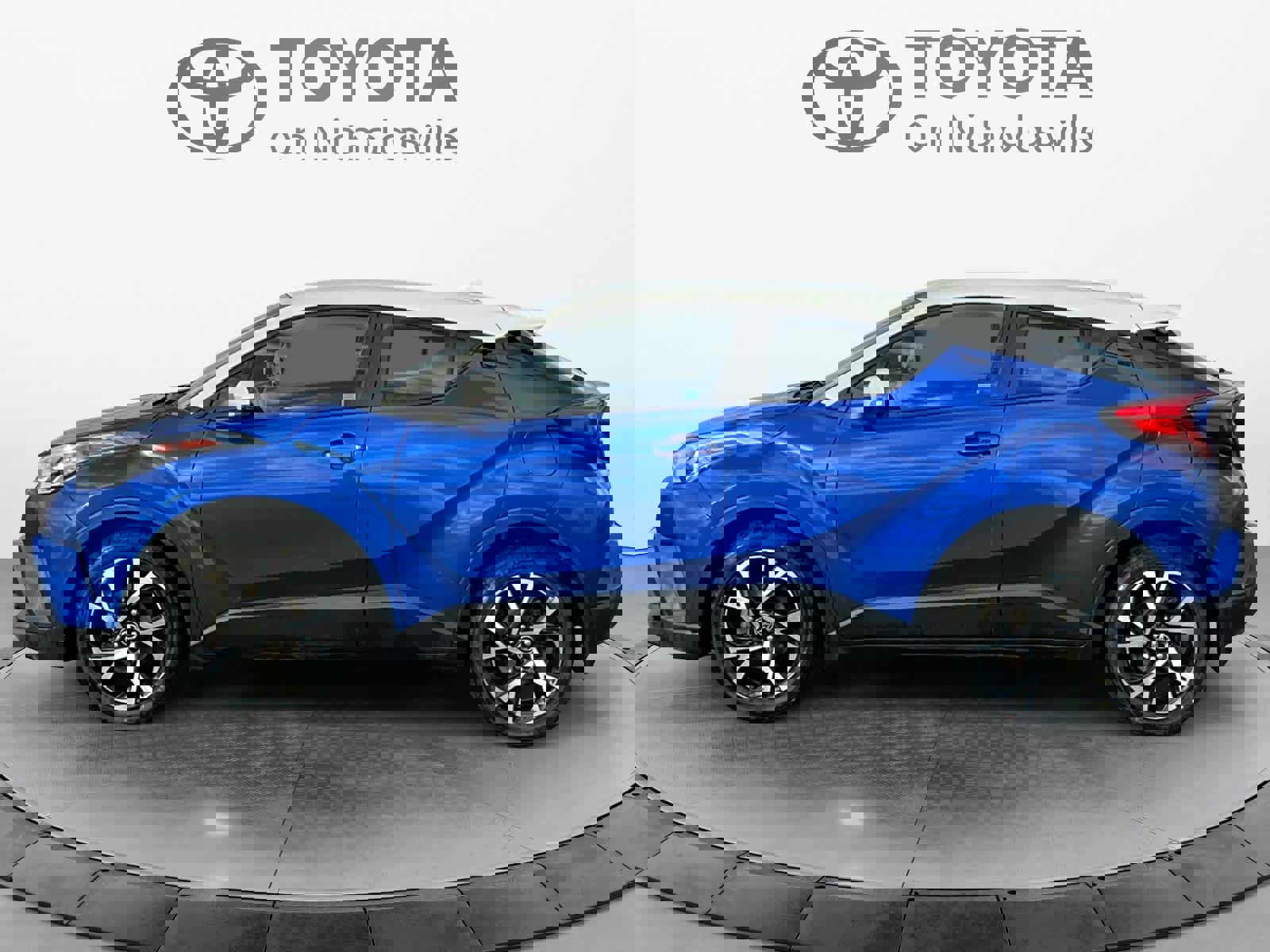 Used 2018 Toyota C-HR XLE image 3