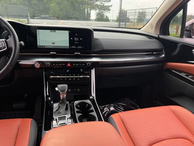 Used 2024 Kia Carnival SX Prestige FWD image 15