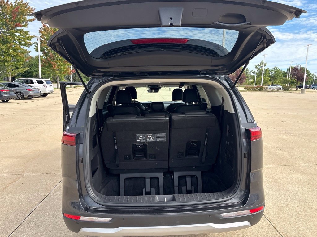 Used 2024 Kia Carnival LX FWD image 23