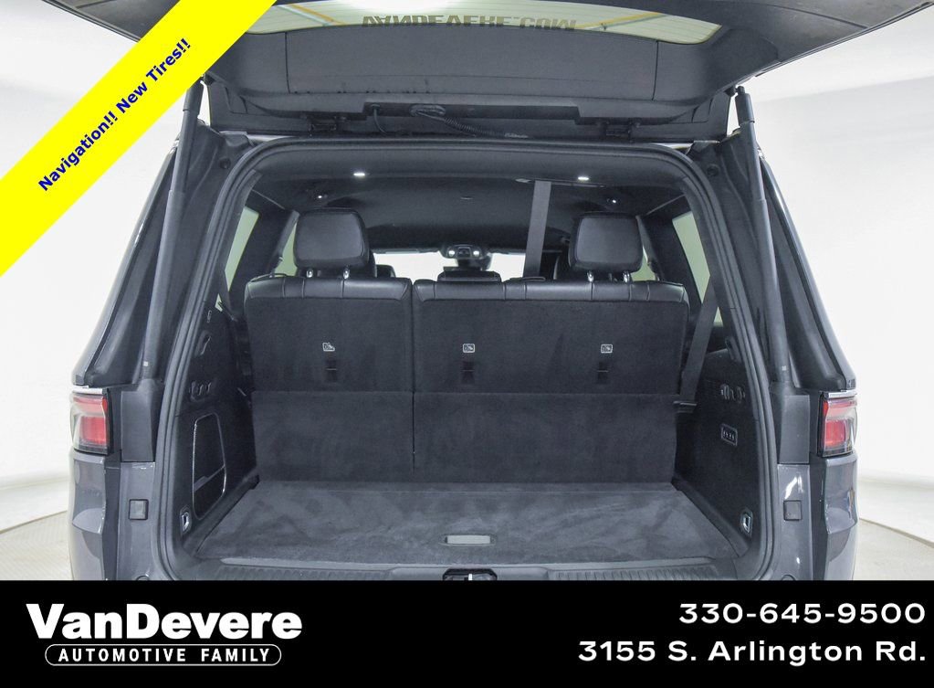 Used 2024 Jeep Wagoneer Series III AWD/4WD image 16
