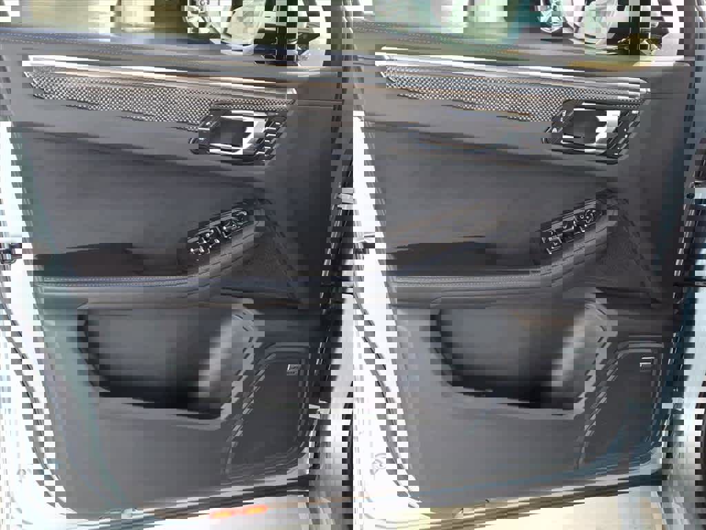 Used 2025 Porsche Macan GTS image 10