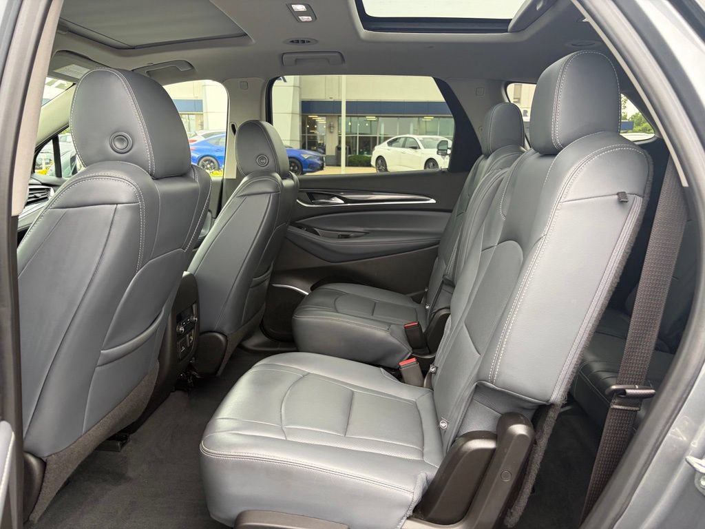 Used 2021 Buick Enclave Essence w/ Sound and Sites Package AWD/4WD image 29