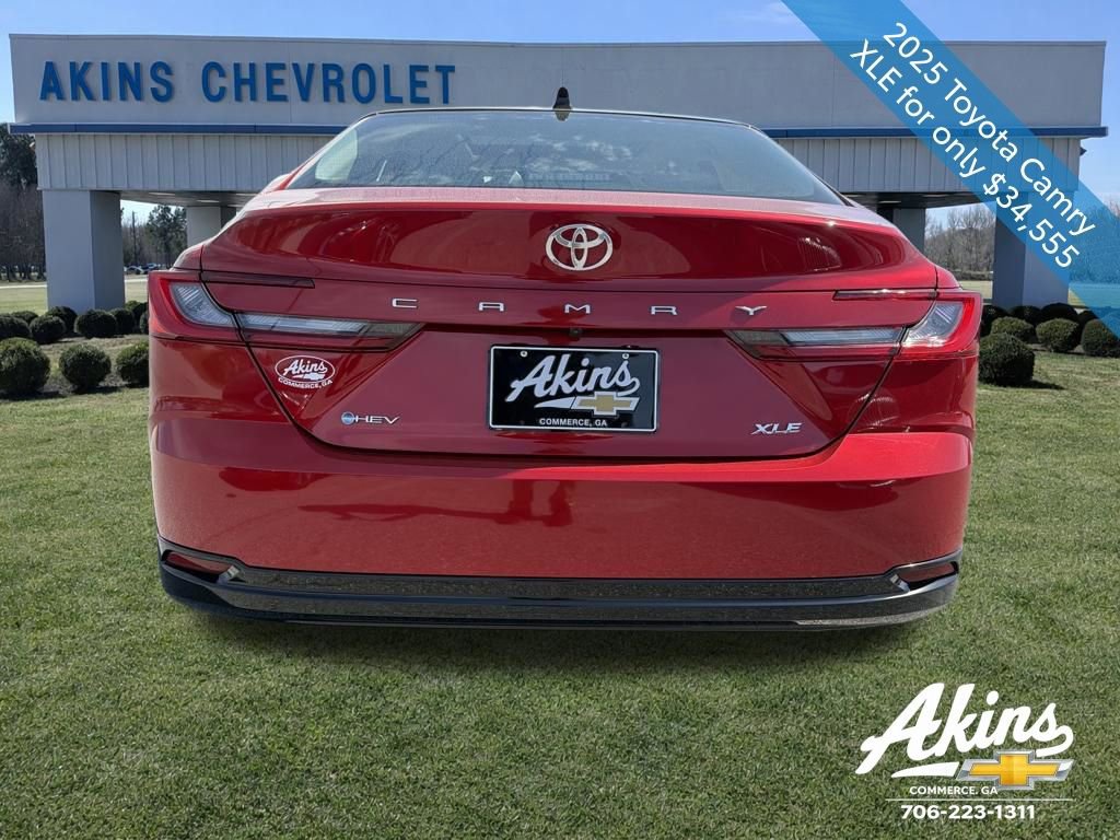 Used 2025 Toyota Camry XLE image 7