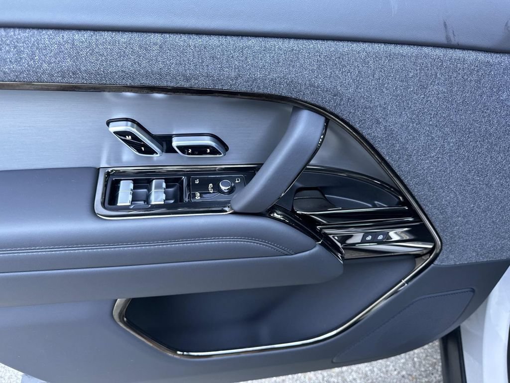 Certified 2025 Land Rover Range Rover Sport Dynamic SE AWD/4WD image 19