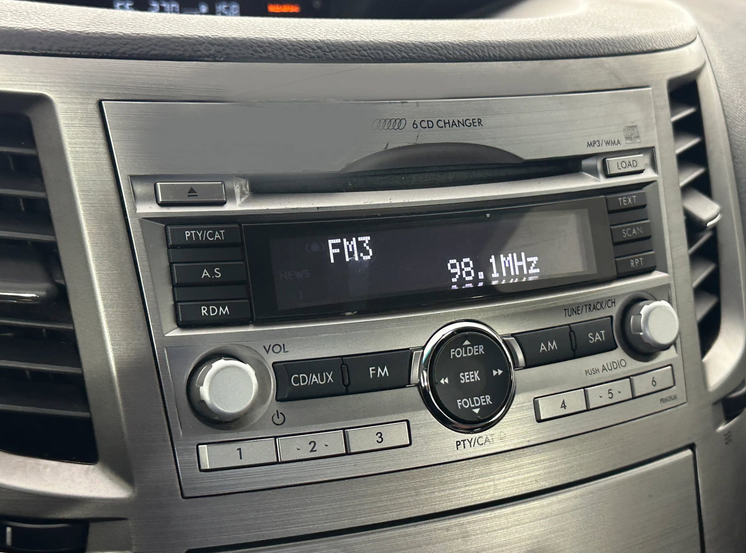 Used 2011 Subaru Legacy 2.5i Premium image 40