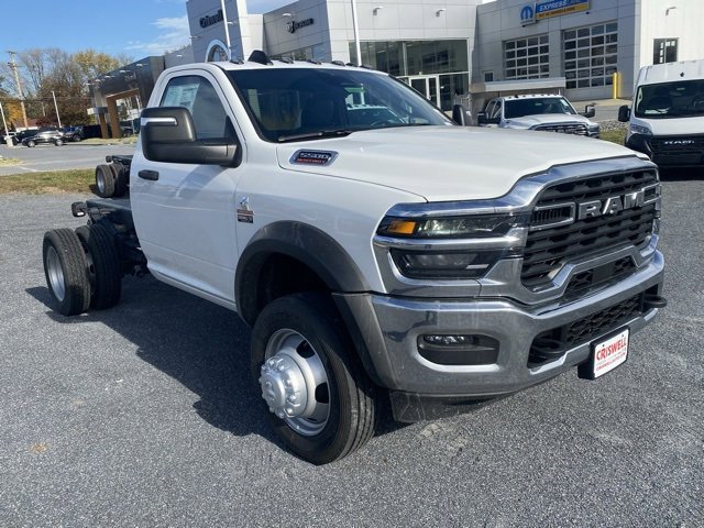 New 2026 RAM 5500 Tradesman w/ Chrome Appearance Group image 2