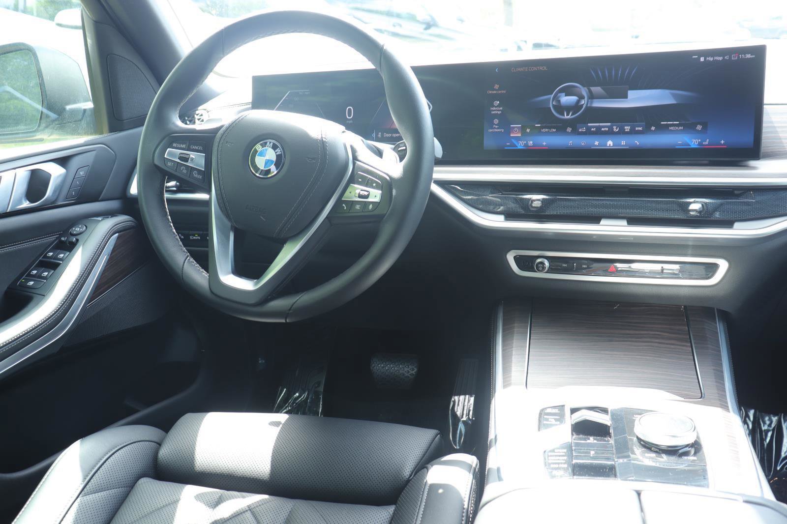 Used 2024 BMW X5 xDrive40i w/ Parking Assistance Package image 25