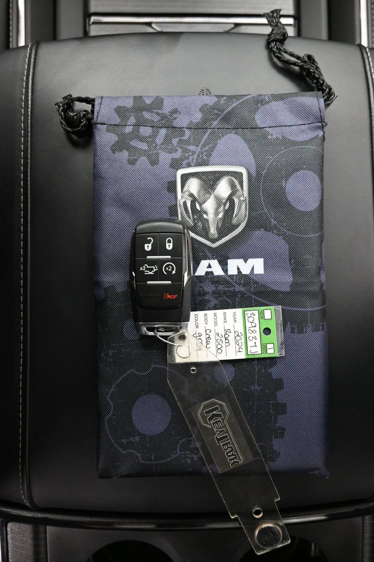 Used 2024 RAM 2500 Limited AWD/4WD image 20
