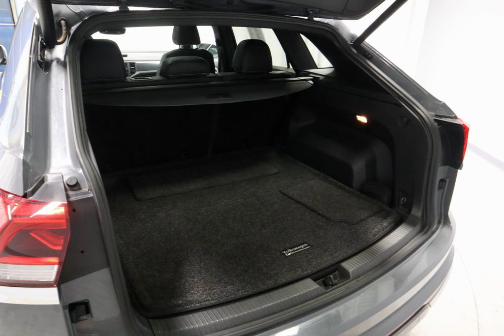 Used 2021 Volkswagen Atlas Cross Sport SE w/ Panoramic Sunroof Package image 13