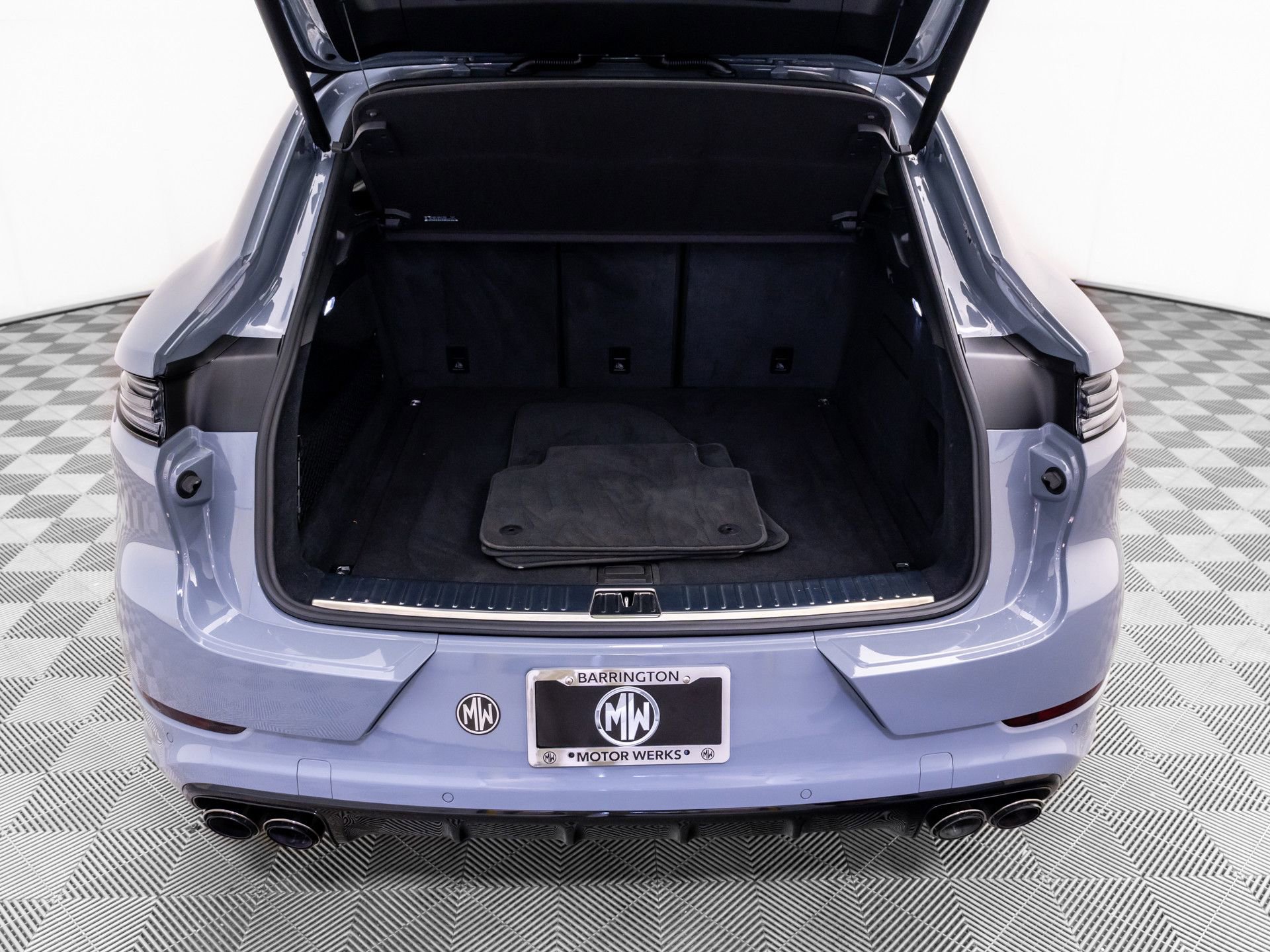 Certified 2025 Porsche Cayenne Coupe AWD/4WD image 32