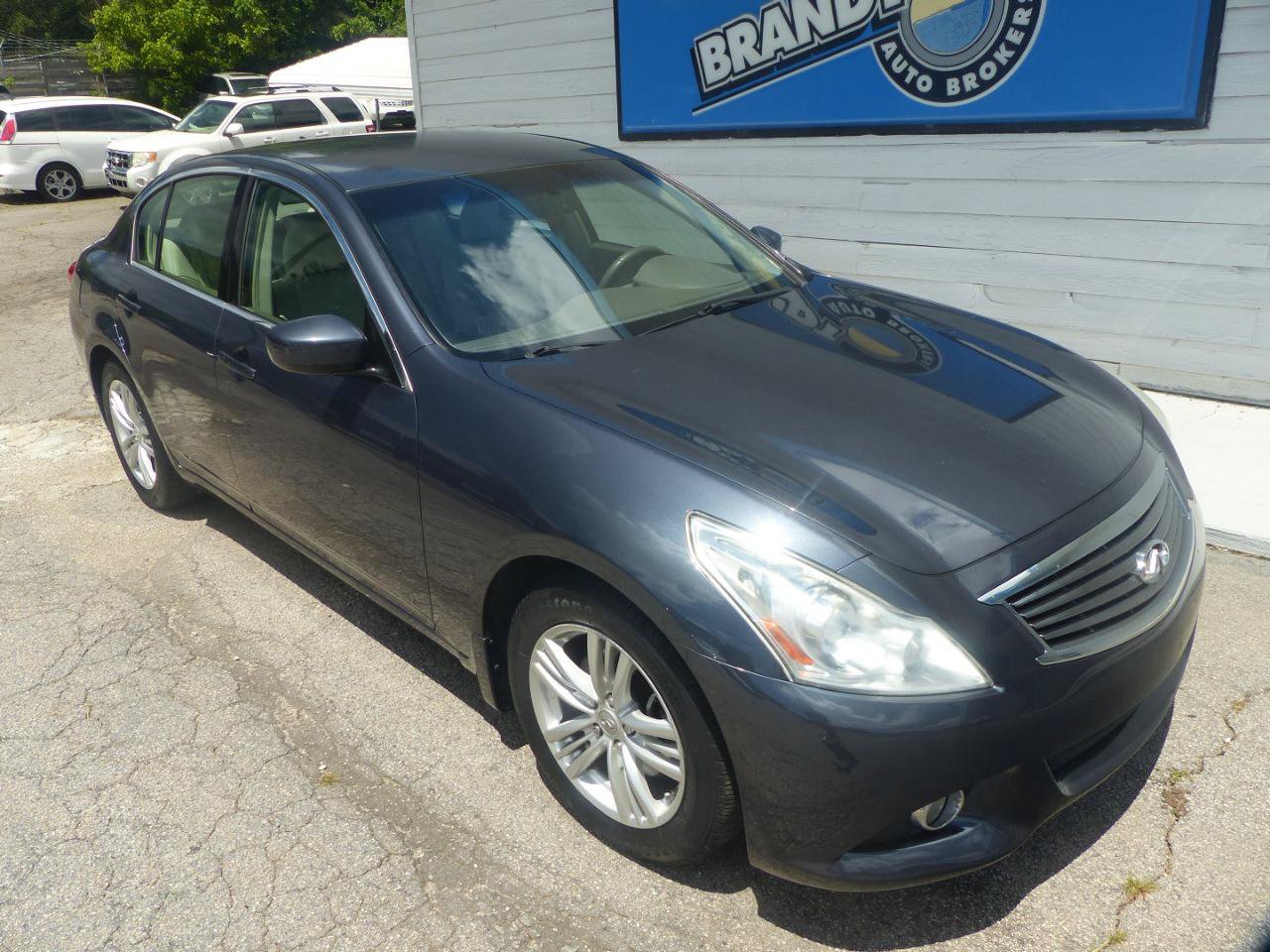 Used 2011 INFINITI G25 Journey RWD image 4