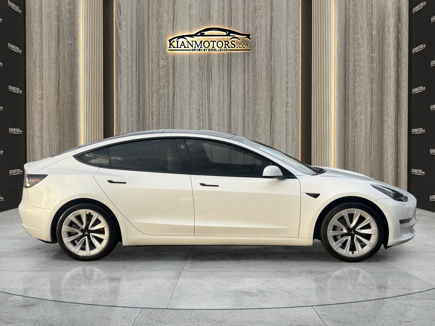 Used 2021 Tesla Model 3 Standard Range Plus image 14