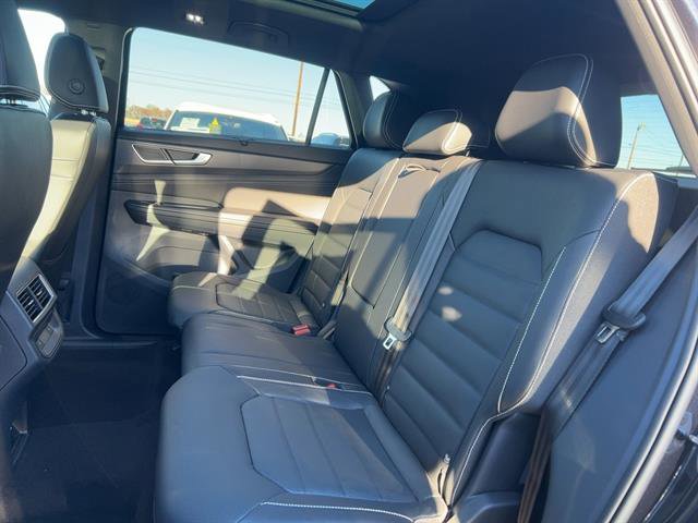 New 2025 Volkswagen Atlas Cross Sport SEL image 9