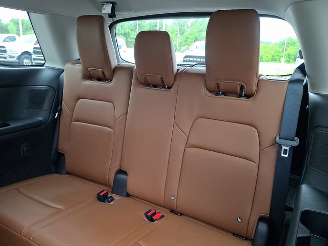 Used 2025 Nissan Pathfinder Platinum w/ Cargo Package FWD image 9