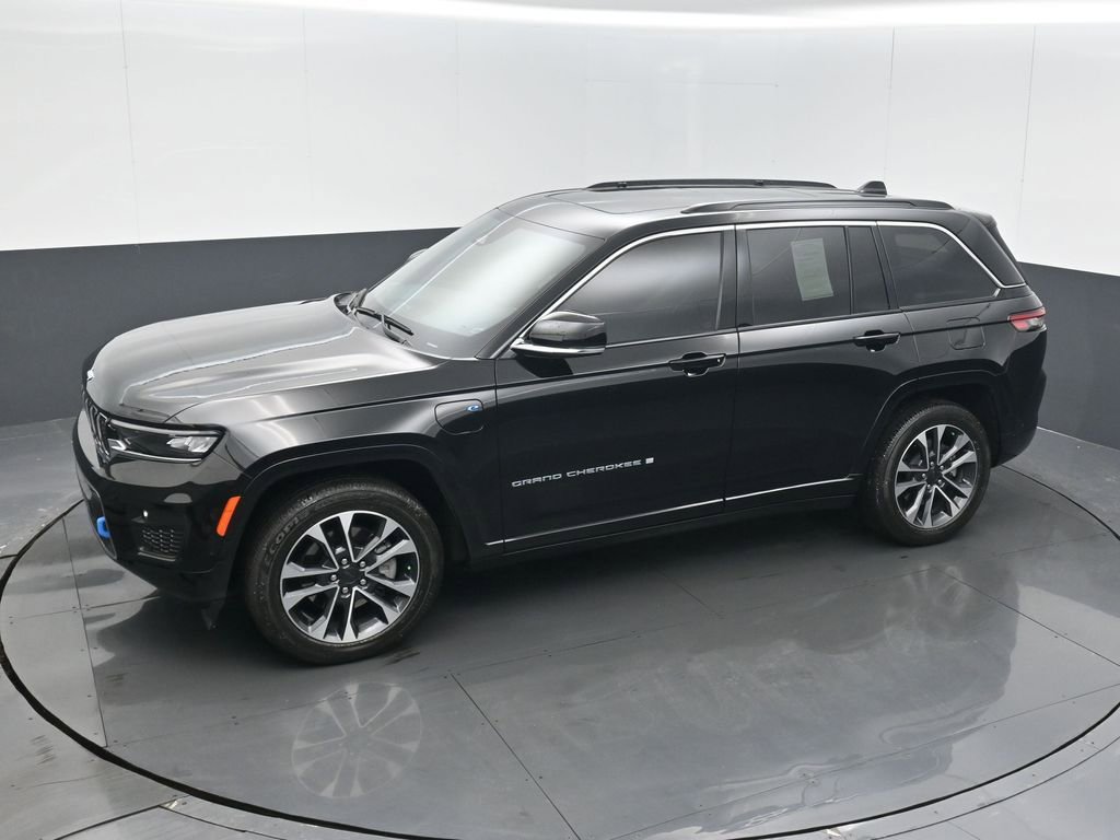 Used 2024 Jeep Grand Cherokee Overland w/ Luxury Tech Group IV image 12