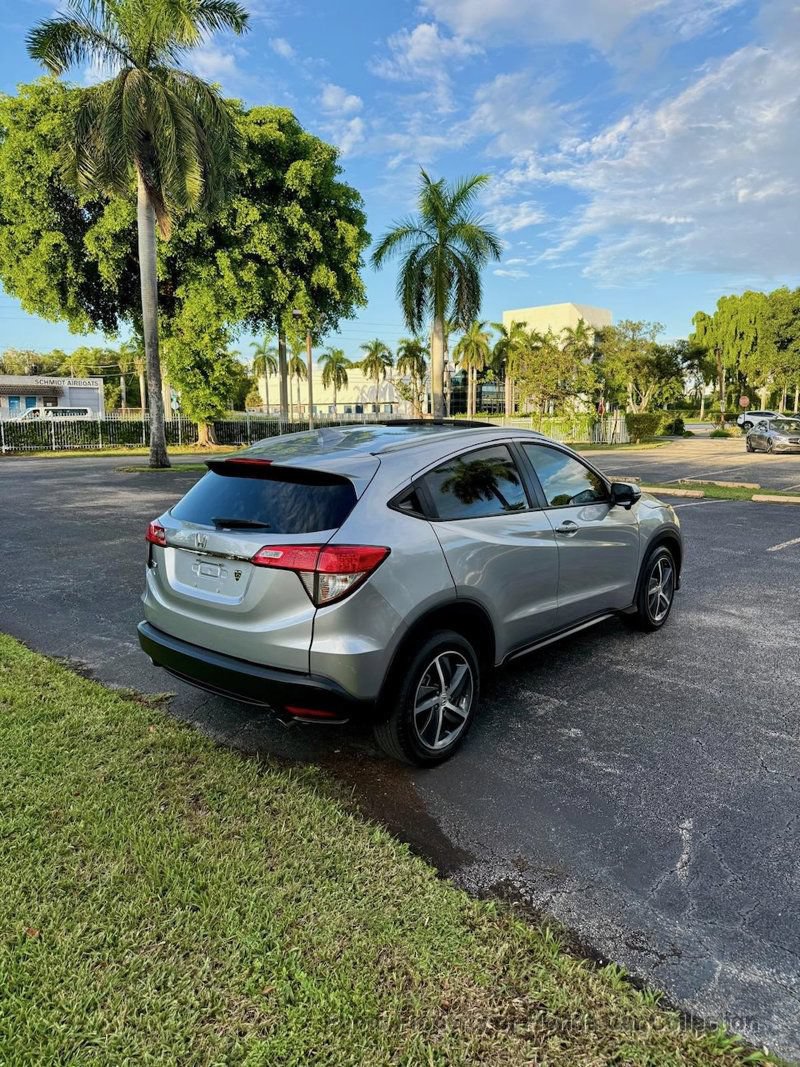 Used 2022 Honda HR-V EX image 4