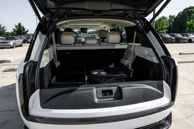 New 2026 Land Rover Range Rover Long Wheelbase SE AWD/4WD image 66