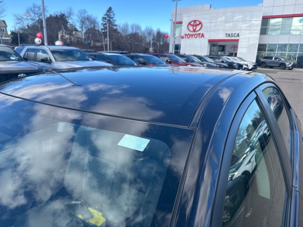 Used 2015 Toyota Corolla LE image 40