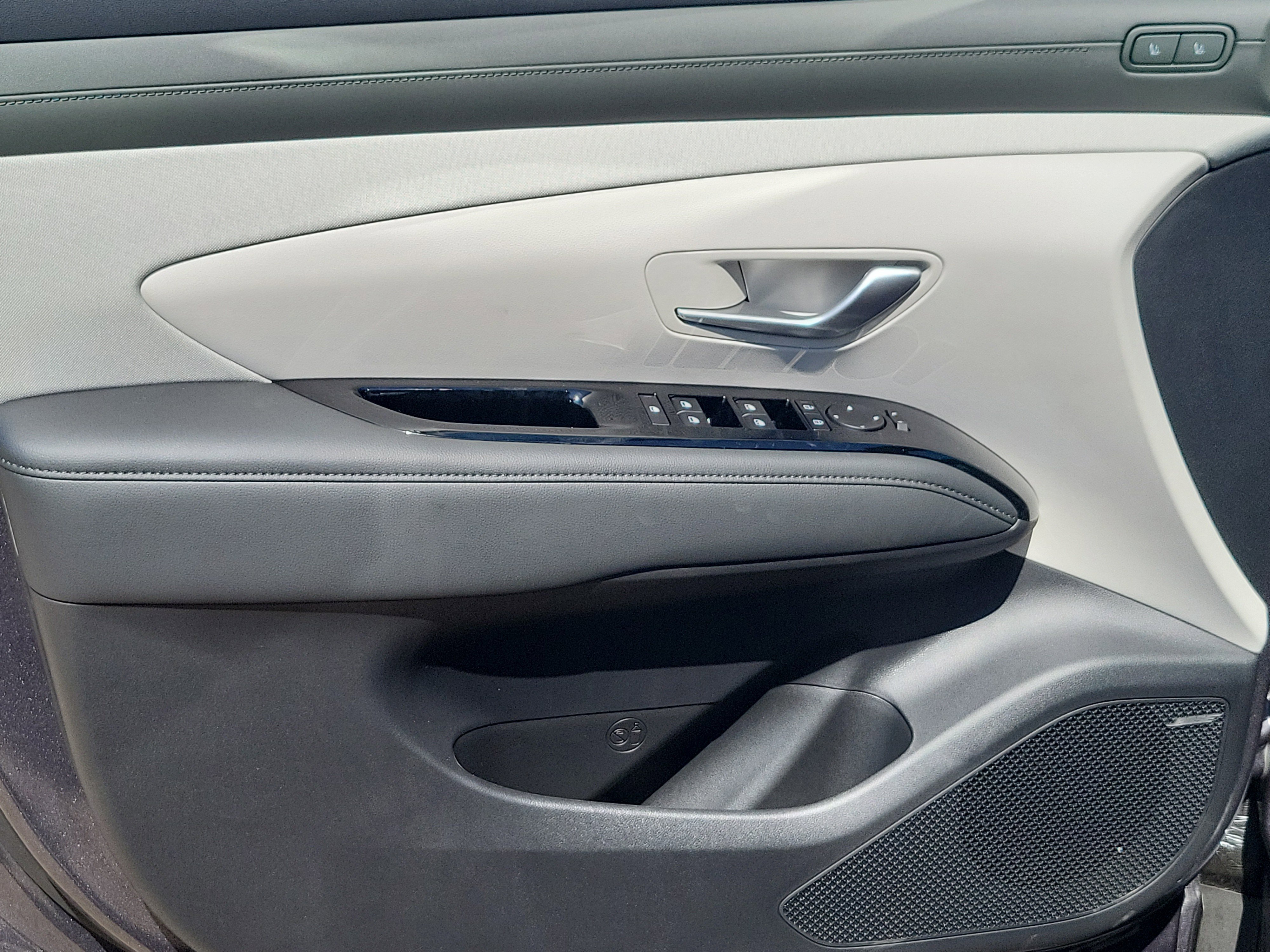 New 2025 Hyundai Tucson Limited w/ Tow & Go Package image 6