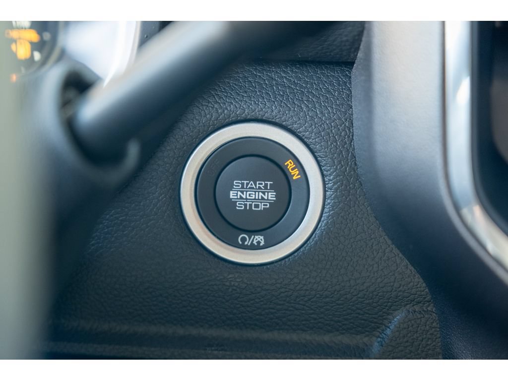 Used 2025 RAM 2500 Laramie AWD/4WD image 30