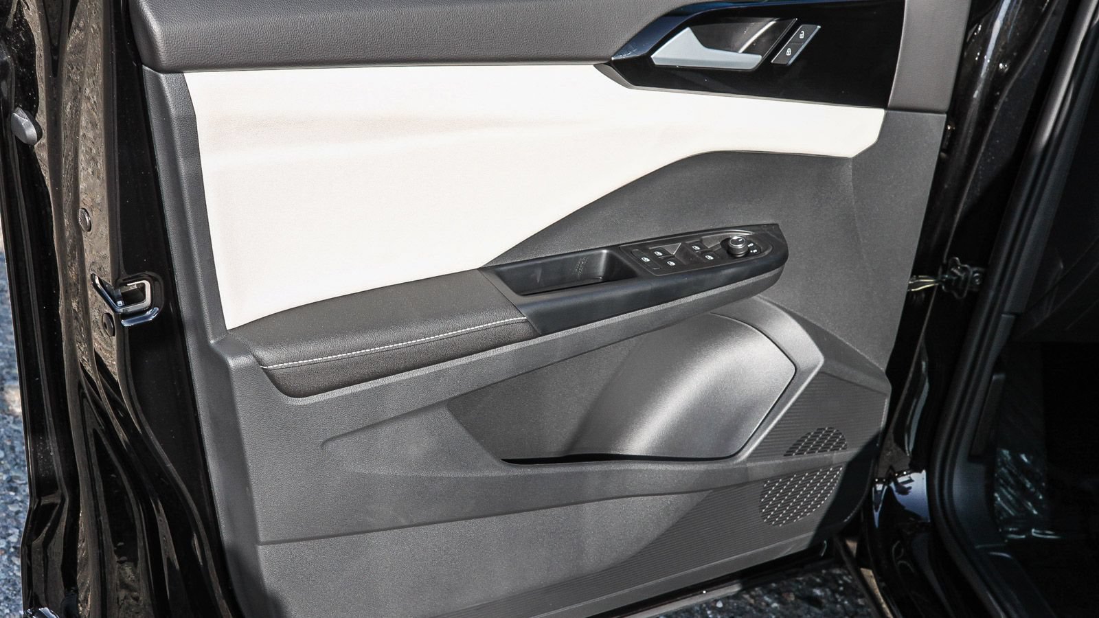 New 2026 Volkswagen Taos S FWD image 23