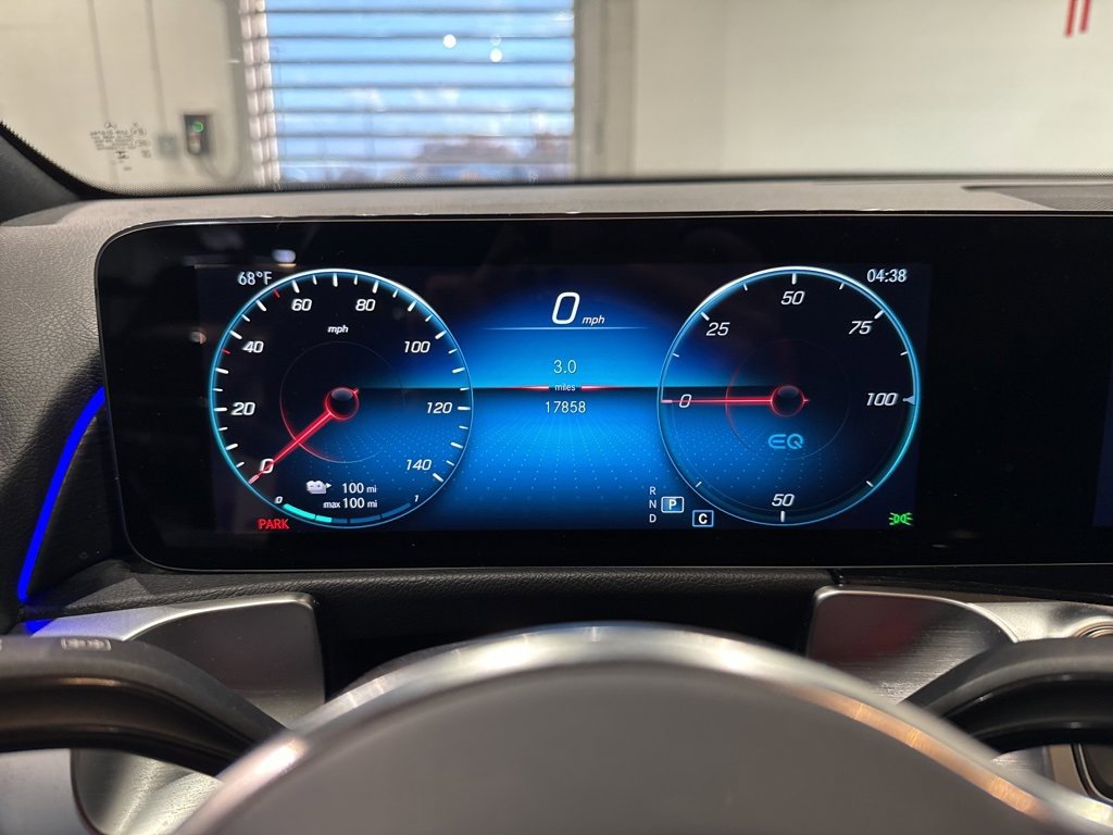 Used 2023 Mercedes-Benz EQB 300 4MATIC w/ Exclusive Package image 30