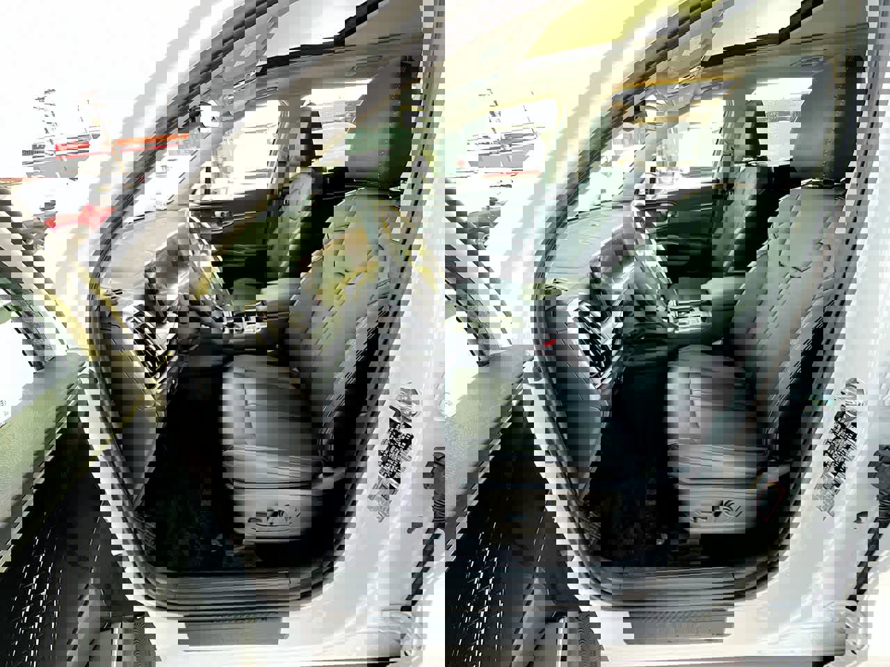 Certified 2025 Kia Sorento EX w/ Panoramic Sunroof Package image 11