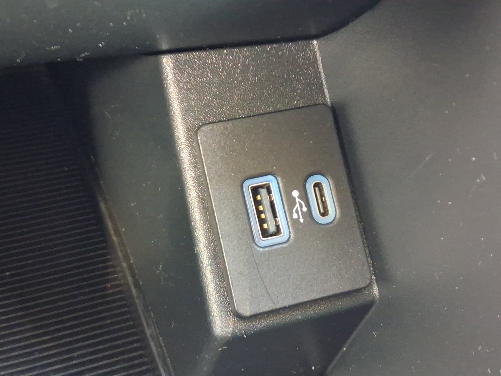 Used 2024 Ford Edge SEL AWD/4WD image 29