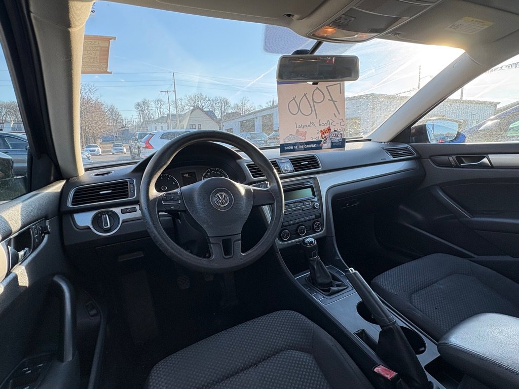 Used 2013 Volkswagen Passat 2.5 S image 8