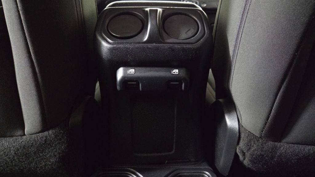 Used 2018 Jeep Wrangler Unlimited Sport S image 31
