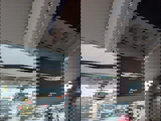 Used 2015 Chrysler Town & Country Limited Platinum image 18