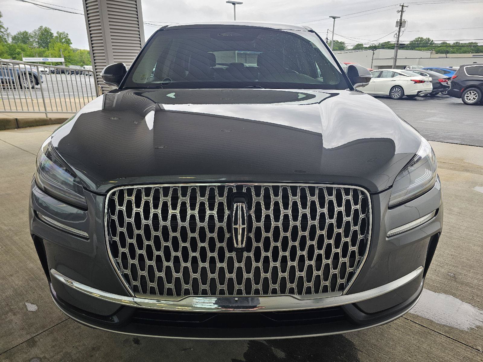 Used 2025 Lincoln Corsair AWD w/ Equipment Group 101A image 8