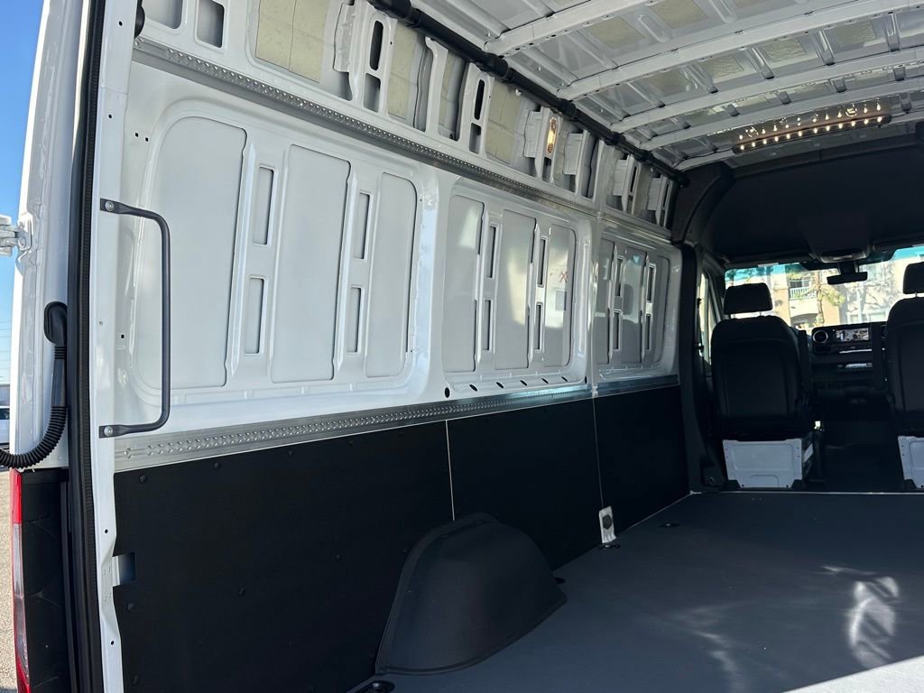 New 2025 Mercedes-Benz Sprinter 2500 image 12