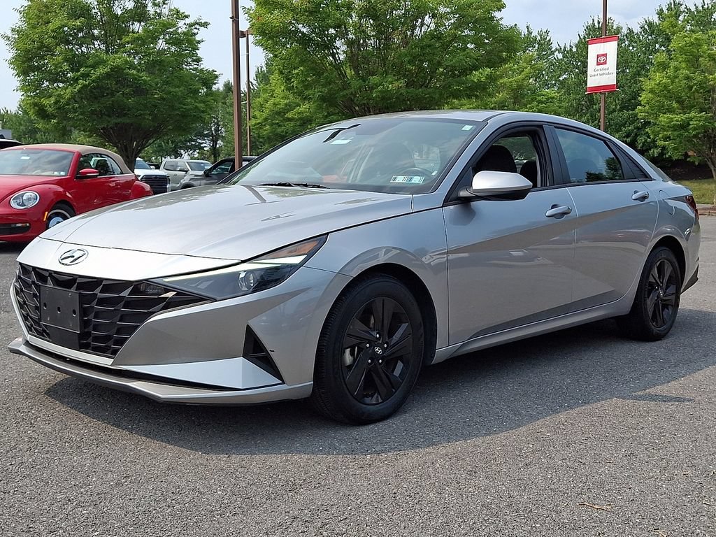 Used 2021 Hyundai Elantra SEL w/ Convenience Package FWD image 5