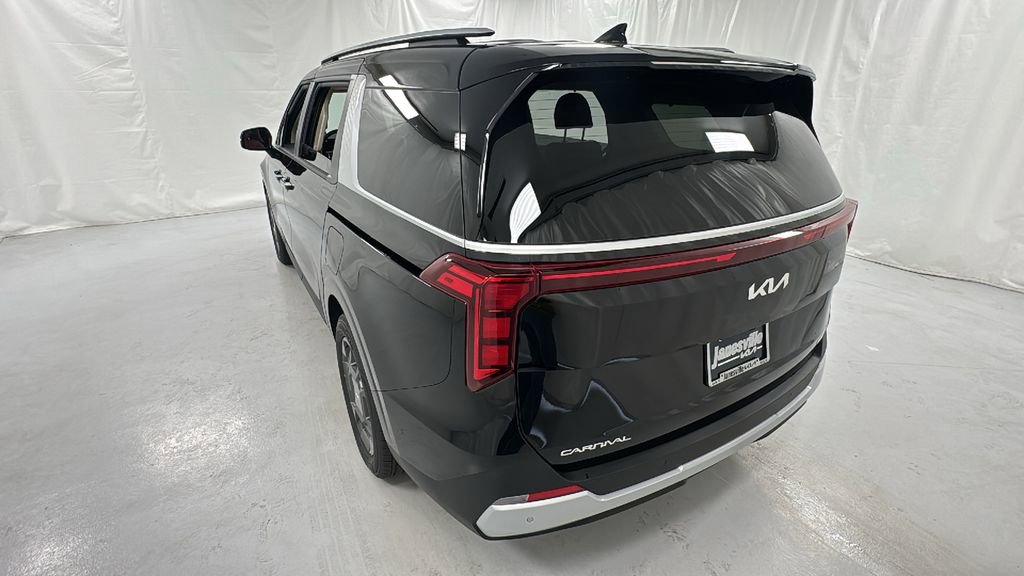 New 2026 Kia Carnival EX image 5