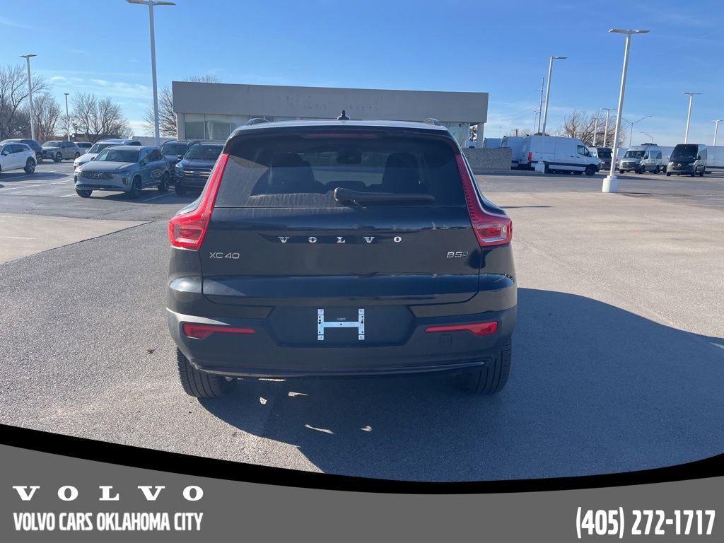 Certified 2025 Volvo XC40 B5 Plus image 6