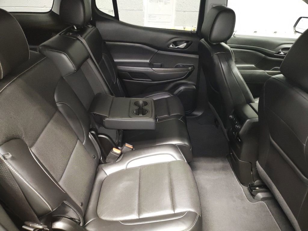Used 2023 GMC Acadia SLT image 12