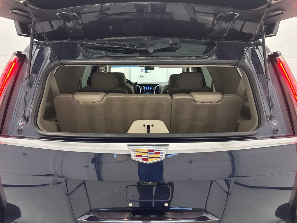 Used 2019 Cadillac Escalade Premium Luxury AWD/4WD image 6