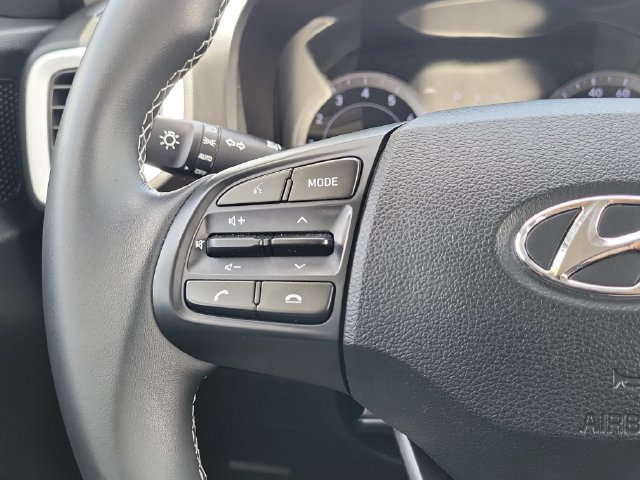 Used 2022 Hyundai Venue Limited w/ Cargo Package FWD image 20