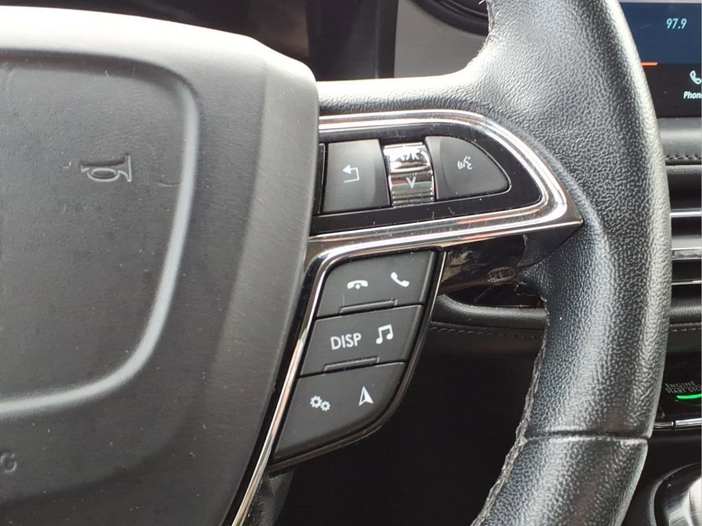 Used 2022 Lincoln Nautilus AWD image 16