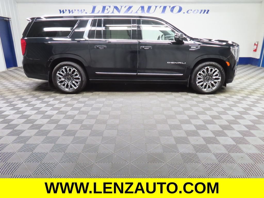 Used 2024 GMC Yukon XL Denali Ultimate AWD/4WD image 2