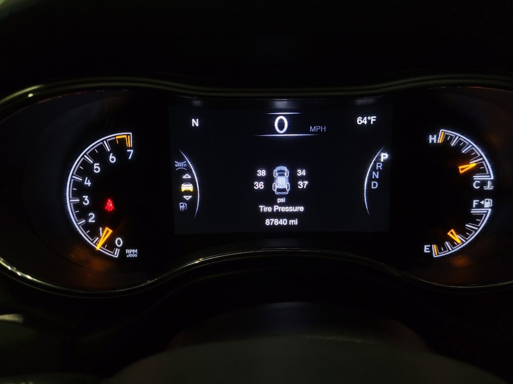 Used 2020 Jeep Grand Cherokee Altitude image 23
